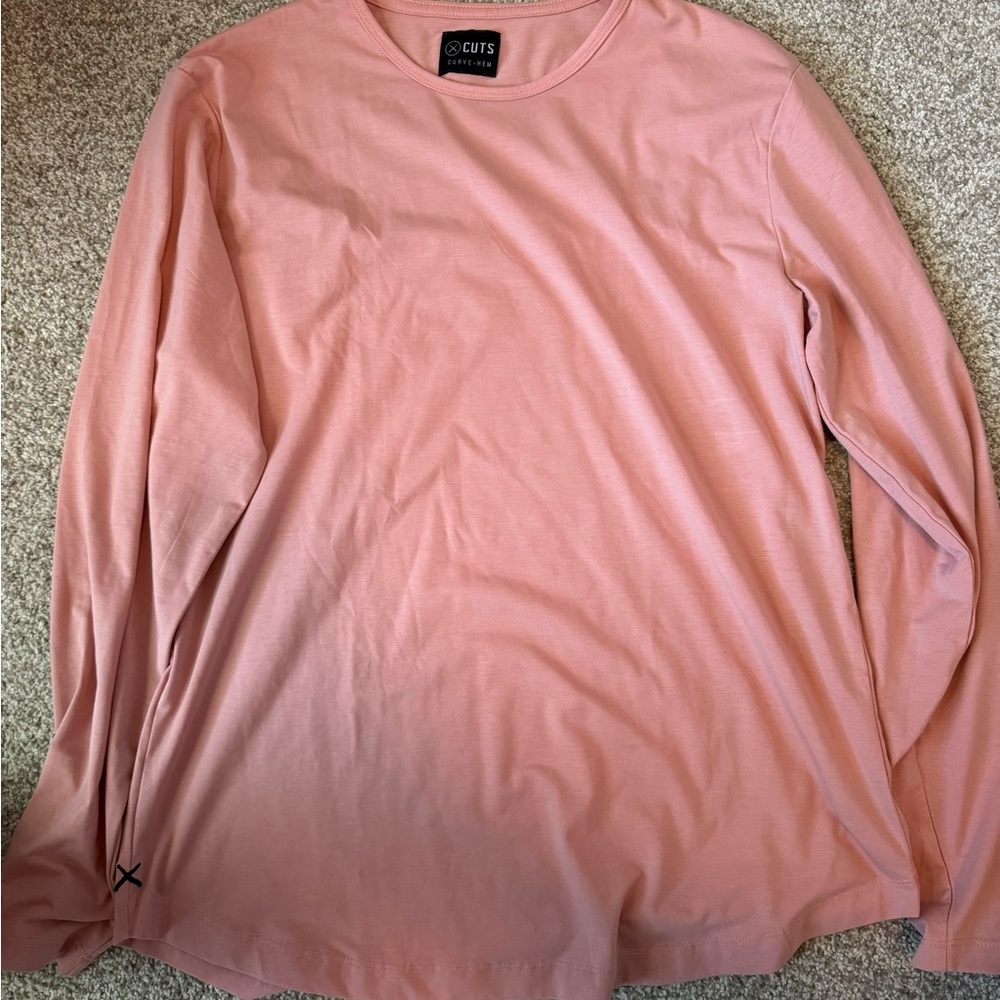 Men’s cuts long sleeve top
